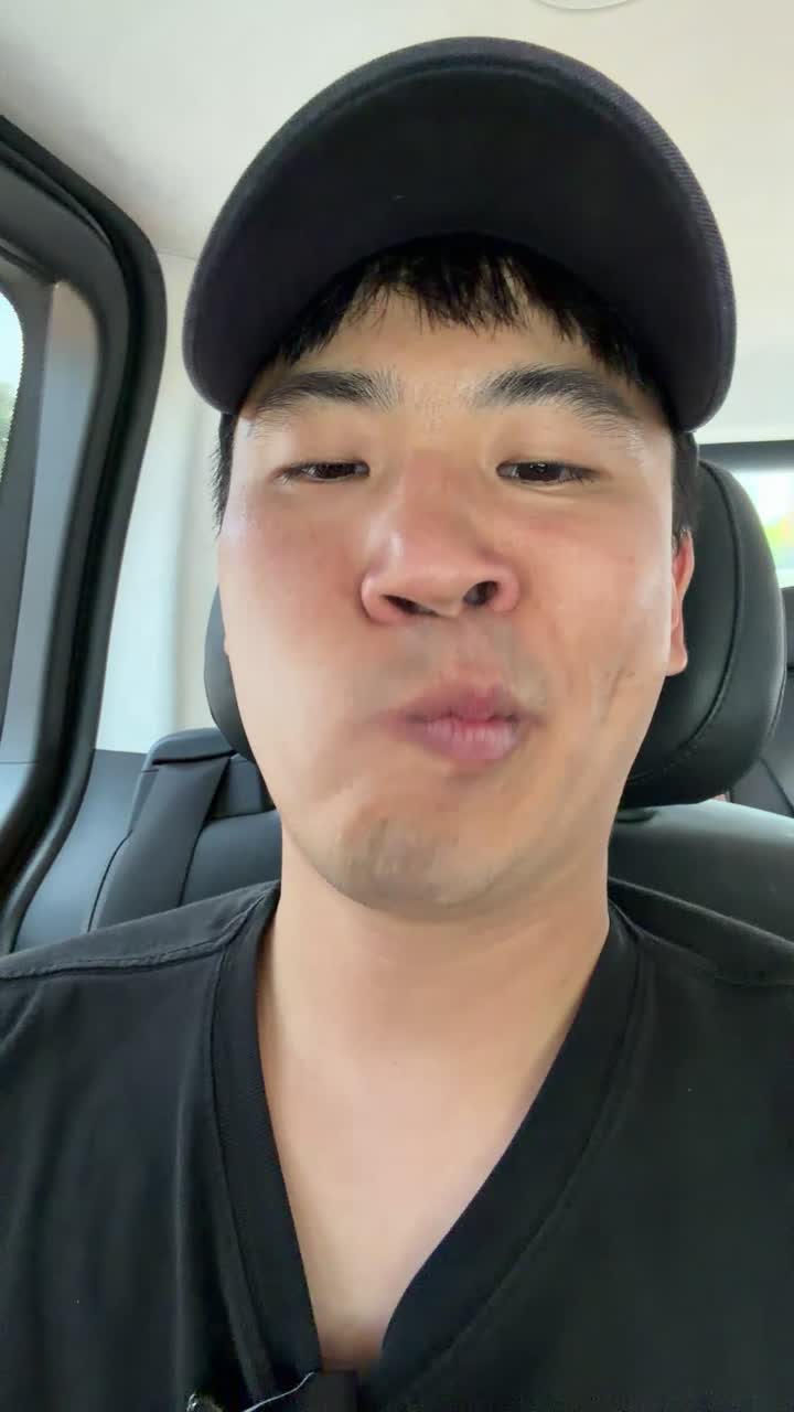 랜덤 표정으로 출마합니다?